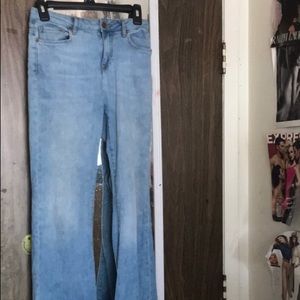 Fitted flare out jeans